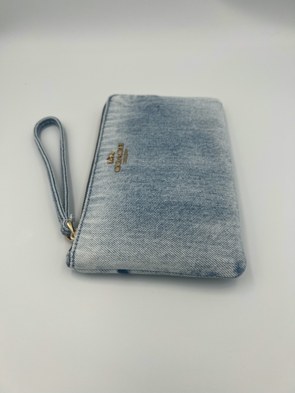 Coach Large Corner Zip Wristlet In Loved Denim - Picture 4 of 7